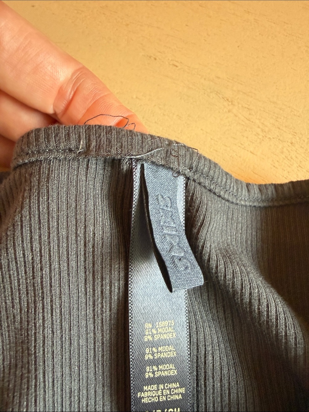 SKIMS Soft Lounge Long Sleeve Crop, Size Small, with flaw - Picture 4 of 4